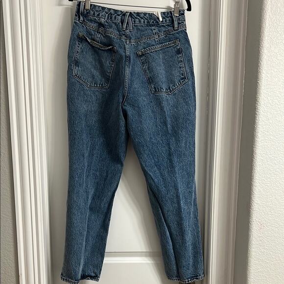 Never worn! Good American Blue Ankle & Cropped Jeans | Size 8 - Picture 3 of 6